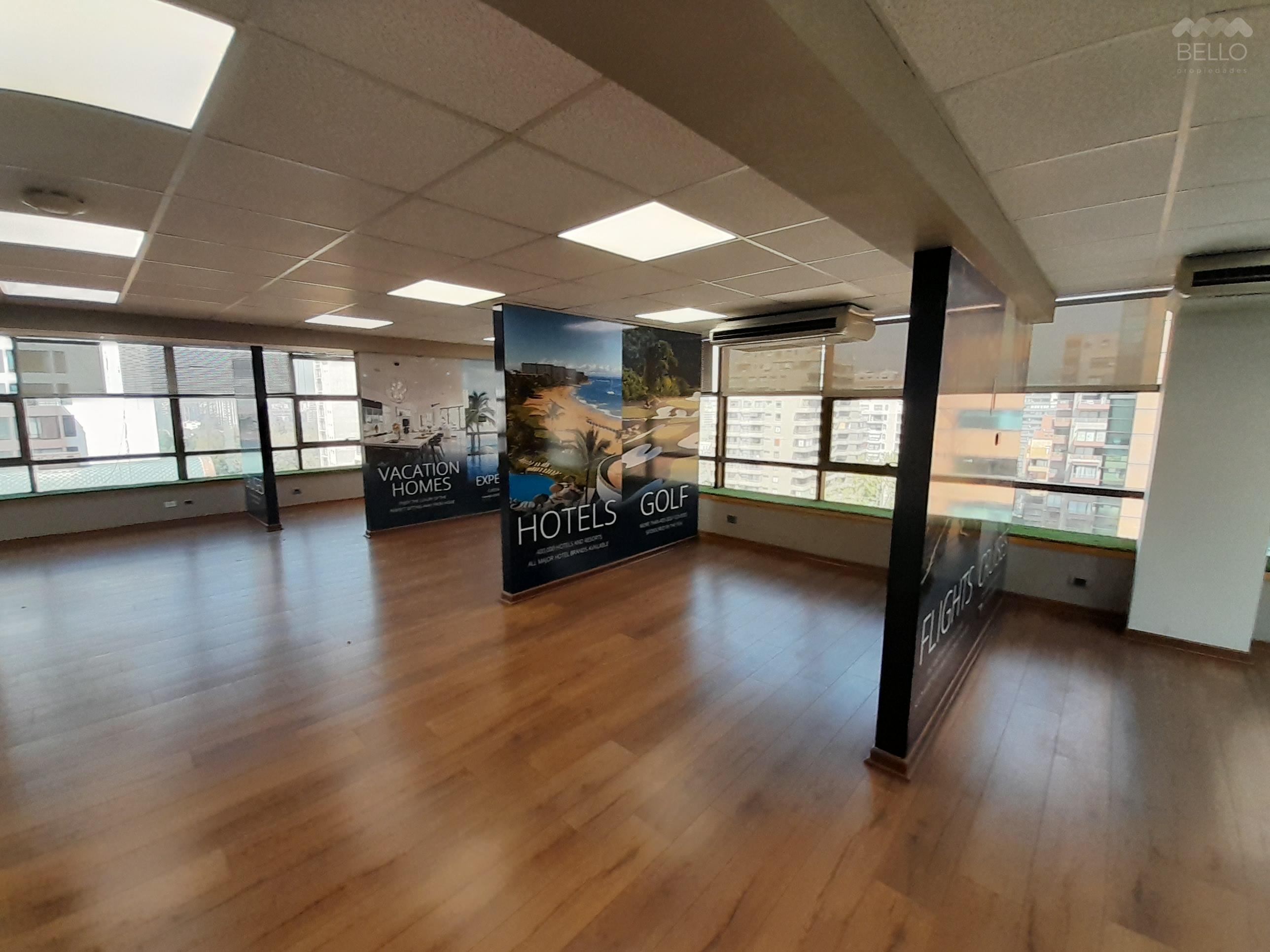 Arrienda Oficina Metro Esc. Militar 211 m2 UF 95 Las Condes 