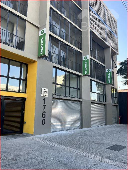 Venta Locales Arturo Prat de 62 m²  UF 5.578 Santiago