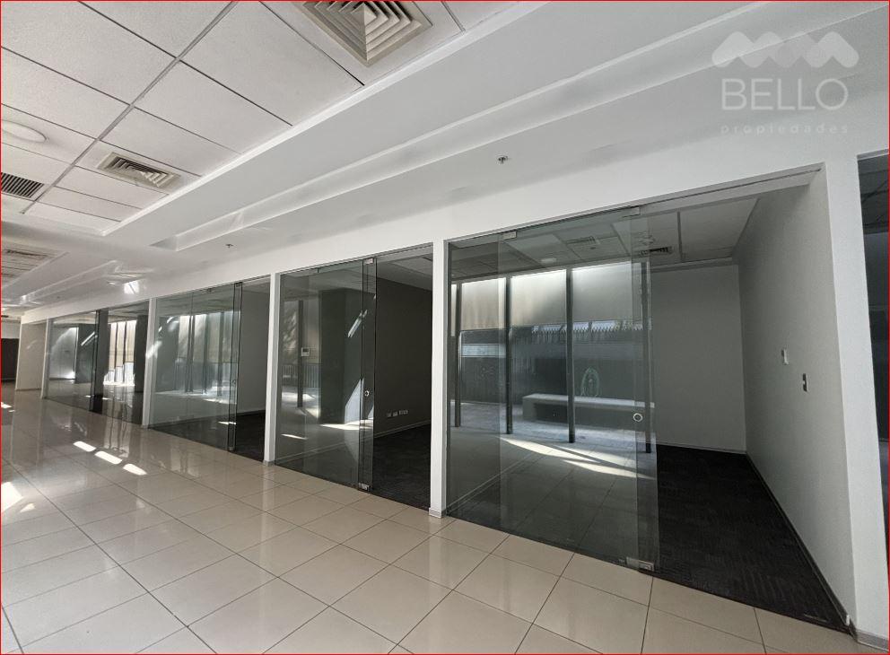 Arrienda Local Huerfanos 358 m2 UF 251 Santiago