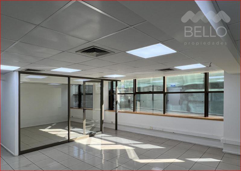 Arrienda Oficina Metro Esc. Militar 99 m2 UF 43 Las Condes 