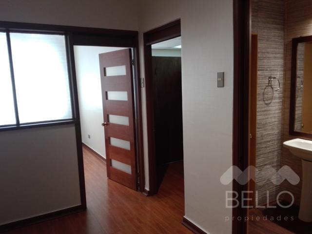 Venta Oficina Paseo Huerfanos 40 m2 3P/1B UF 2.288
