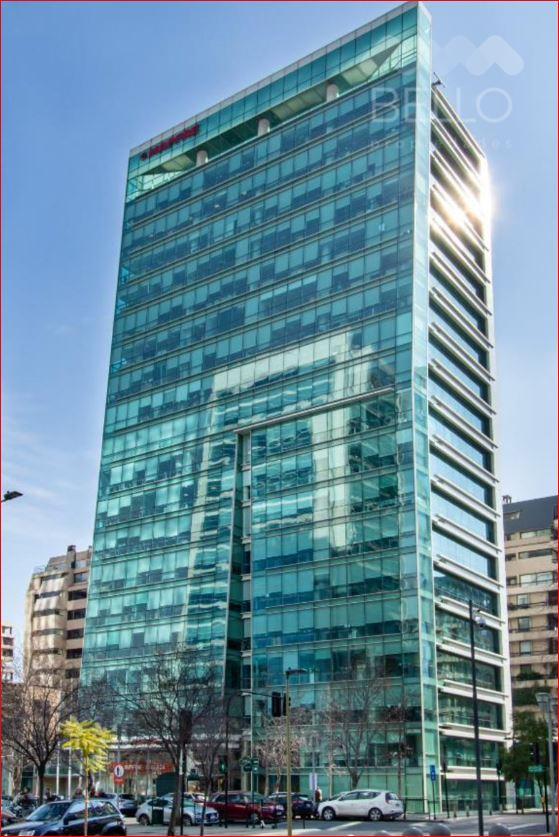  Arrienda Oficina 288 m2 UF 167 Sector El Golf  Las Condes   