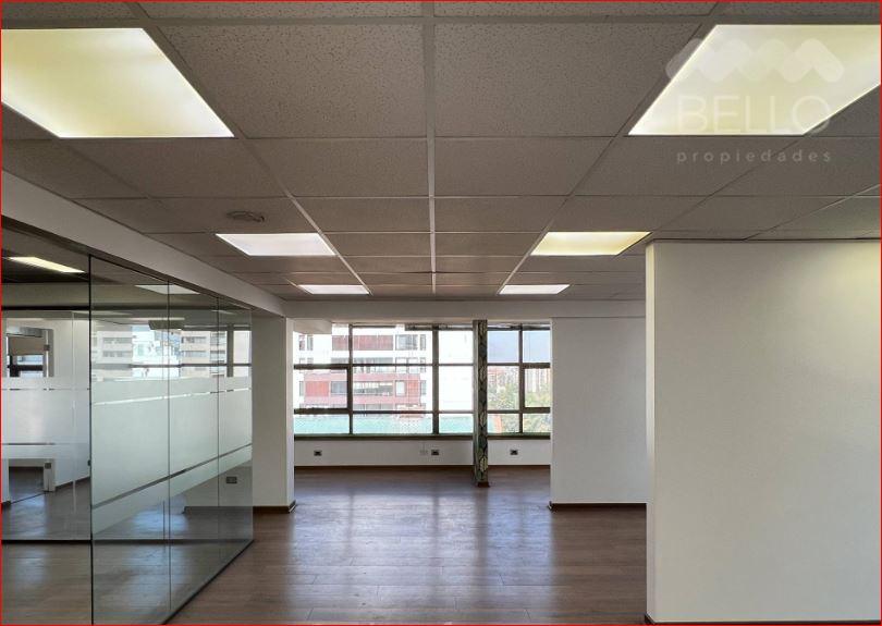 Arrienda Oficina Metro Esc. Militar 211 m2 UF 95 Las Condes 
